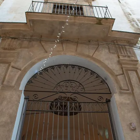 La Maison A La Cathedral Palermo Exterior photo